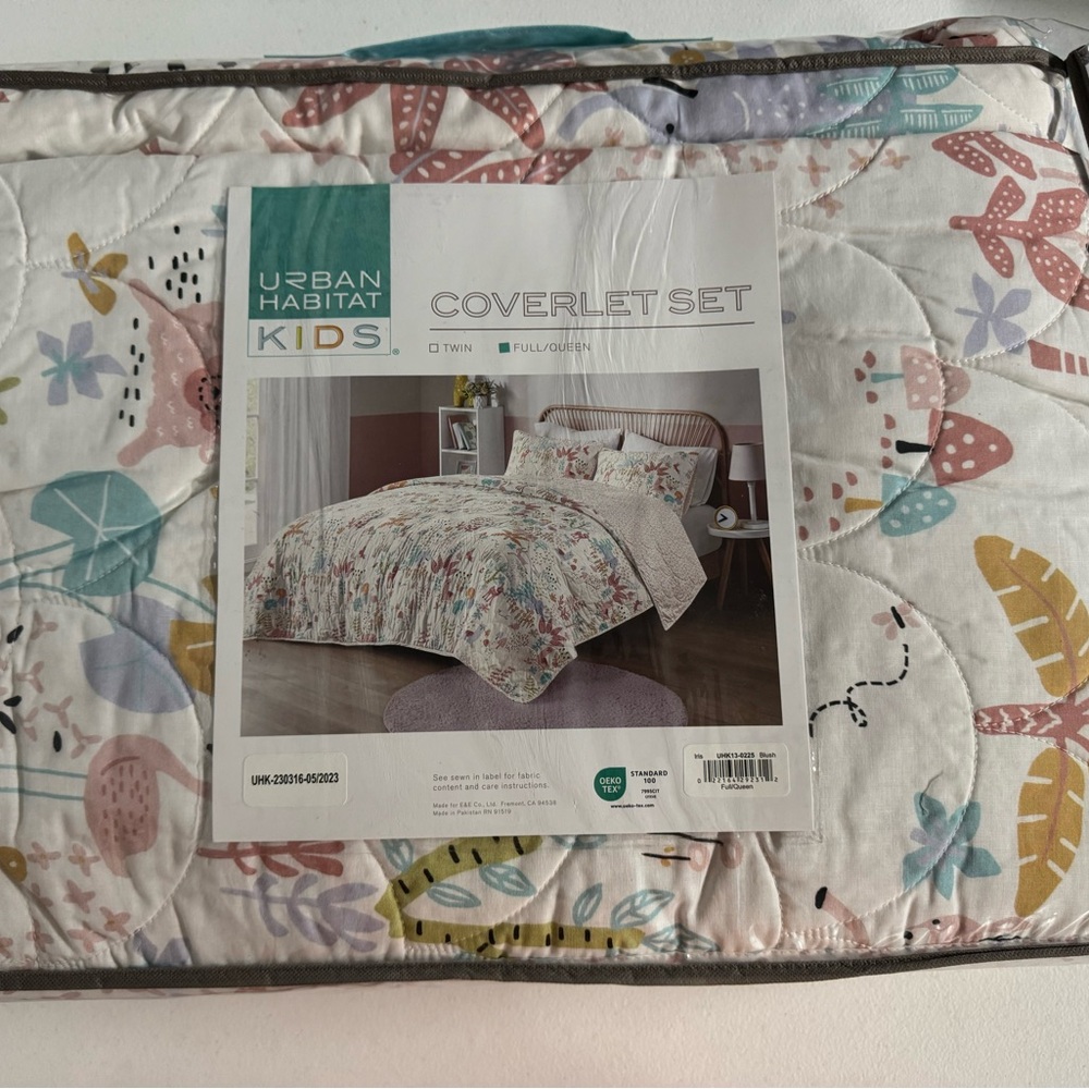 Coverlet Set, Full/Queen, NWT, Urban Habitat